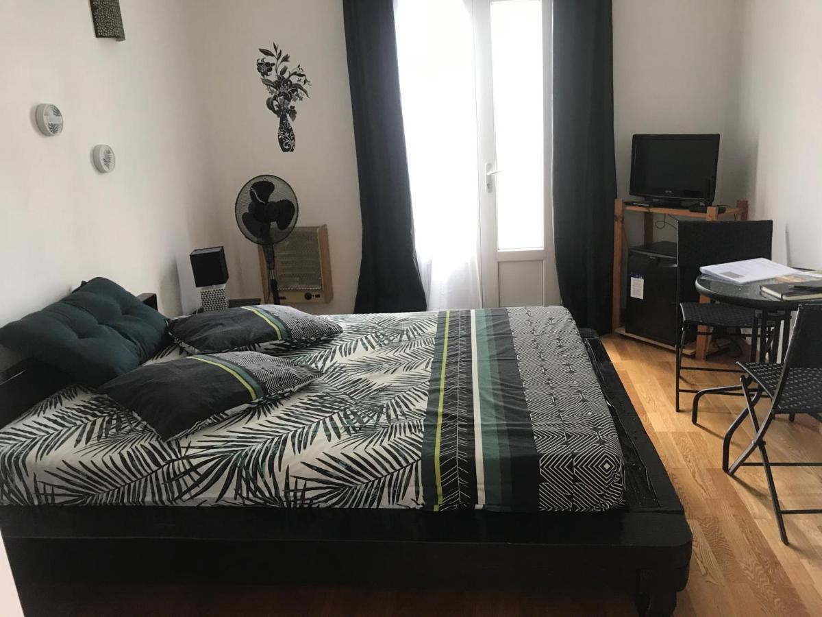 Chambre En Ardeche Du Sud Saint-Remeze Εξωτερικό φωτογραφία