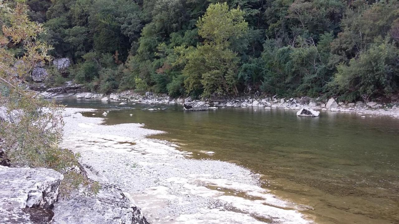 Chambre En Ardeche Du Sud Saint-Remeze Εξωτερικό φωτογραφία